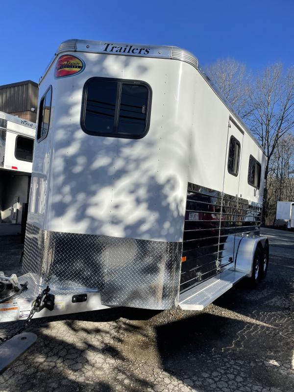 2021 Sundowner Trailers 2H BP w DR Horse Trailer Horse Trailers For