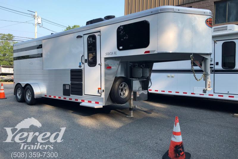2021 Sundowner Trailers Santa FE 3h LQ Horse Trailer 2021 Sundowner Trailers Santa FE 3h LQ Horse Trailer