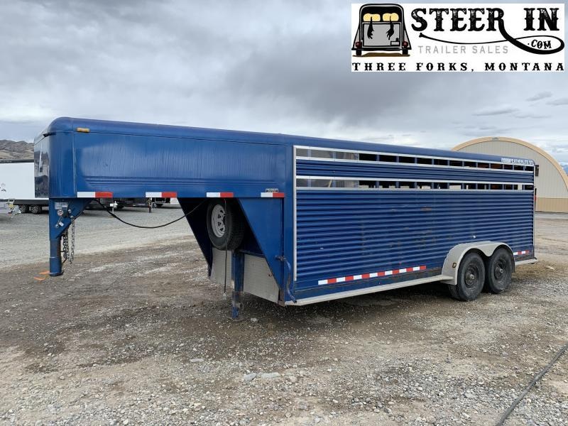 2005 Featherlite 20' Livestock Trailer 2005 Featherlite 20' Livestock Trailer