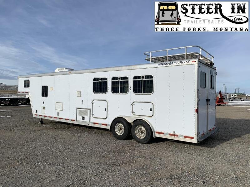 2002 Featherlite 3H - 15' LQ Horse Trailer 2002 Featherlite 3H - 15' LQ Horse Trailer