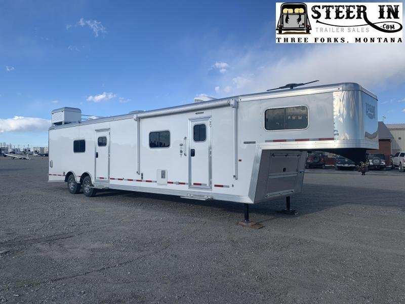 2018 Logan Coach Ultimate Sport Hauler Enclosed Cargo Trailer 2018 Logan Coach Ultimate Sport Hauler Enclosed Cargo Trailer