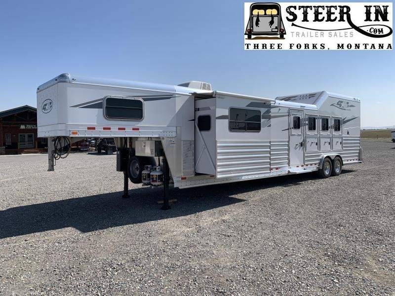 2021 4-Star Trailers Deluxe Horse Trailer 2021 4-Star Trailers Deluxe Horse Trailer