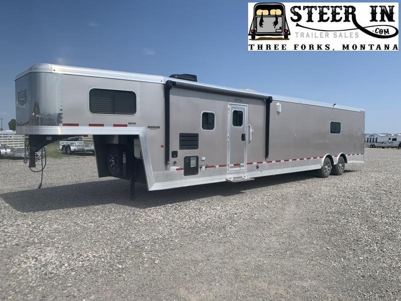 2018 Logan 36' Ultimate Sports Hauler w/ Living Quarters 2018 Logan 36' Ultimate Sports Hauler w/ Living Quarters