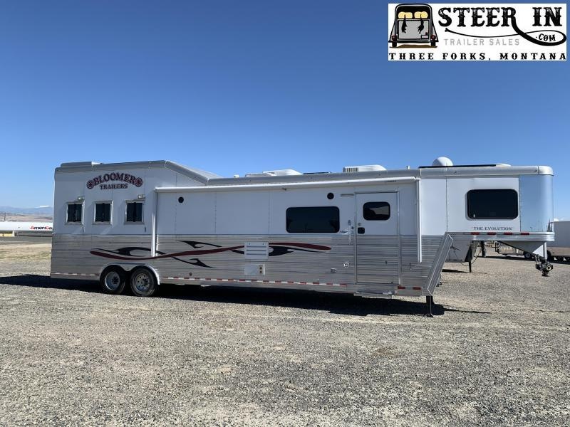 2013 Bloomer 3H Outlaw LQ Horse Trailer 2013 Bloomer 3H Outlaw LQ Horse Trailer