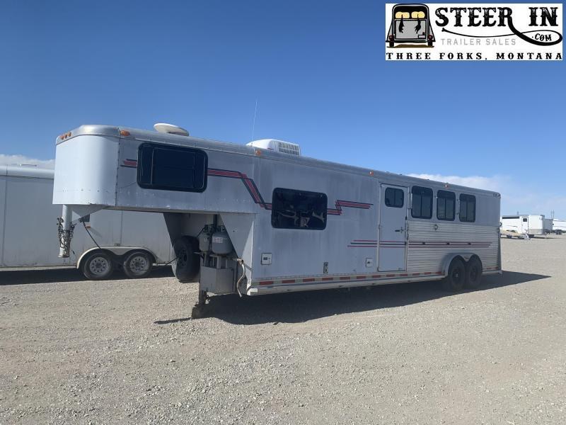 2000 Adam 4H LQ Horse Trailer 2000 Adam 4H LQ Horse Trailer