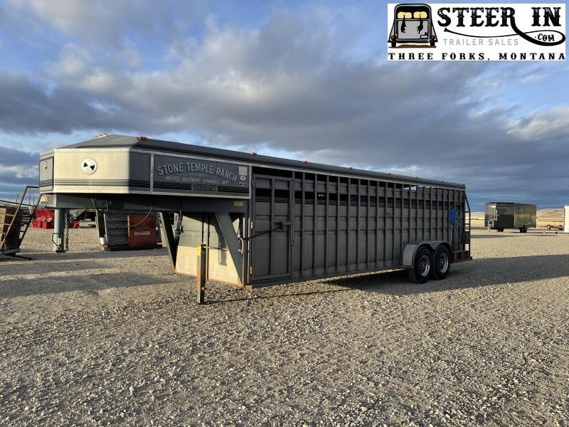 1993 Titan 24' Standard Livestock Trailer 1993 Titan 24' Standard Livestock Trailer