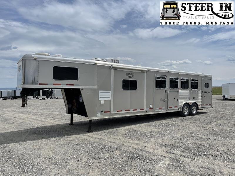 2011 Logan Coach 4H Razor LQ Horse Trailer 2011 Logan Coach 4H Razor LQ Horse Trailer