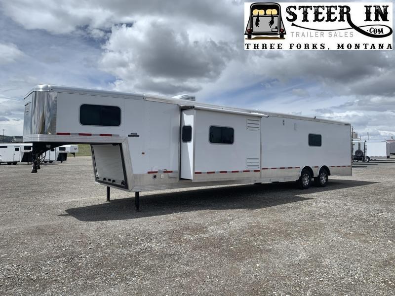 2017 Logan 33' Ultimate Sports Hauler w/LQ 2017 Logan 33' Ultimate Sports Hauler w/LQ