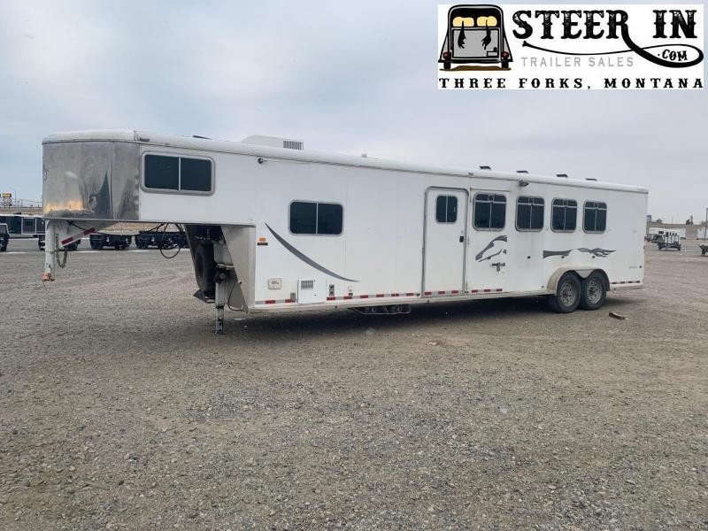 2004 Logan Coach 4H LQ Horse Trailer 2004 Logan Coach 4H LQ Horse Trailer