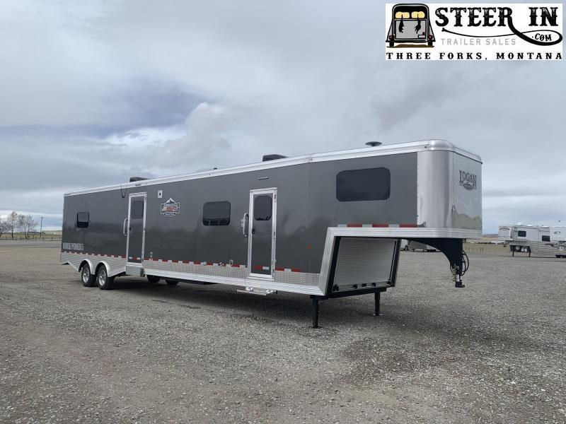 2019 Logan 38' Horsepower LQ Enclosed Snowmobile 2019 Logan 38' Horsepower LQ Enclosed Snowmobile