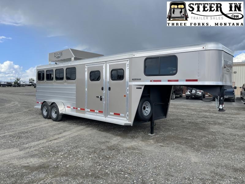2022 Logan Coach 4H GN Bullseye w/ Side Tack 2022 Logan Coach 4H GN Bullseye w/ Side Tack