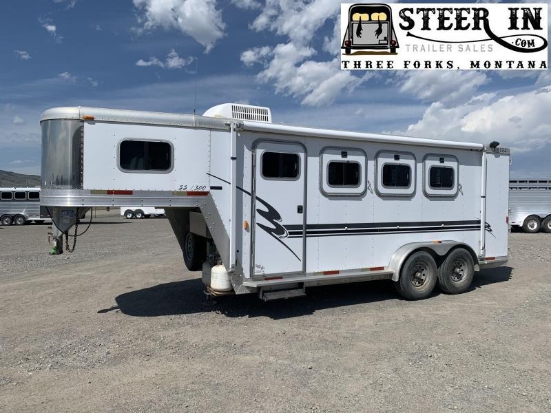 2002 Exiss Trailers 3H LQ Horse Trailer 2002 Exiss Trailers 3H LQ Horse Trailer