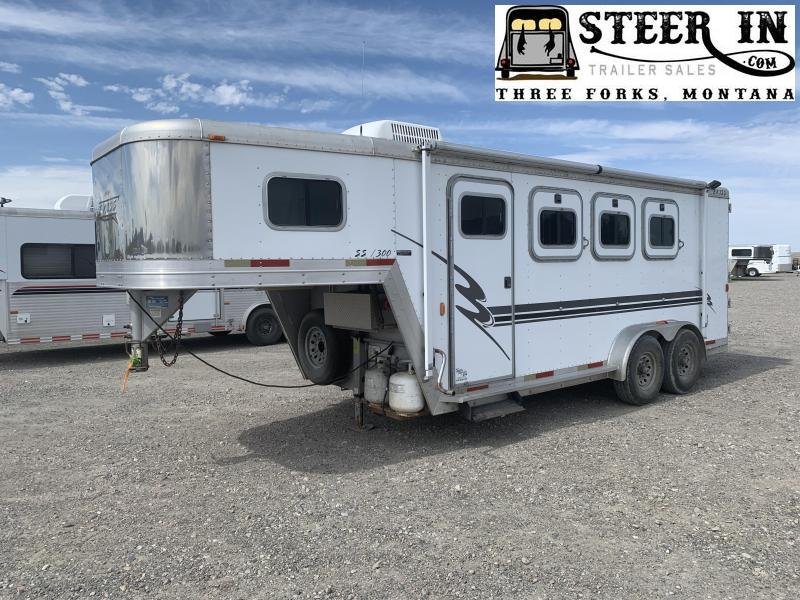 2002 Exiss Trailers 3H LQ Horse Trailer 2002 Exiss Trailers 3H LQ Horse Trailer