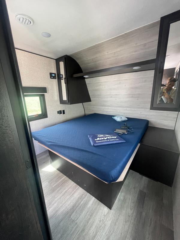 used Toy Haulers Jayco Jay Flight SLX for sale, in Three Forks, MT Thumbnail 8