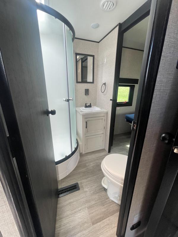 used Toy Haulers Jayco Jay Flight SLX for sale, in Three Forks, MT Thumbnail 5