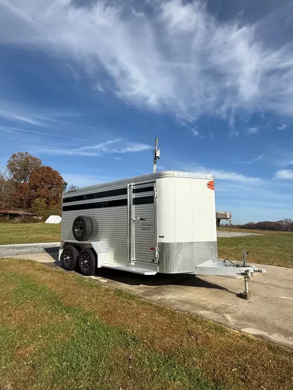 used Stock / Stock Combo Trailers Sundowner Trailers  for sale, in Hamptonville, NC Thumbnail 3