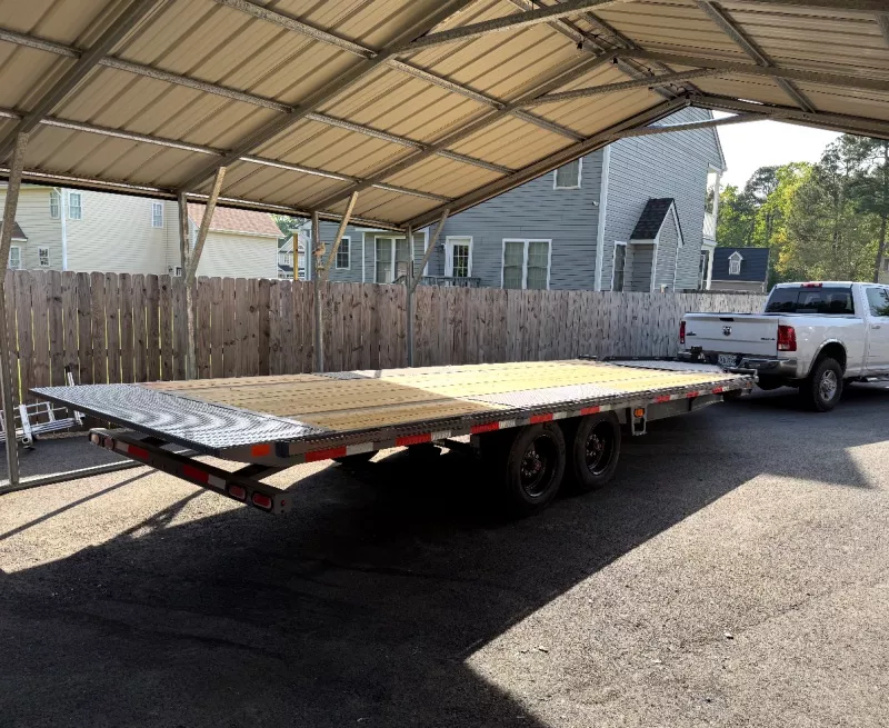 2025 Diamond C Trailers DET 208 Equipment / Flatbed Trailers