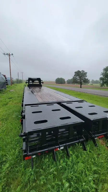 2024 Stagecoach by Davidson  30' Gooseneck (25 + 5)
