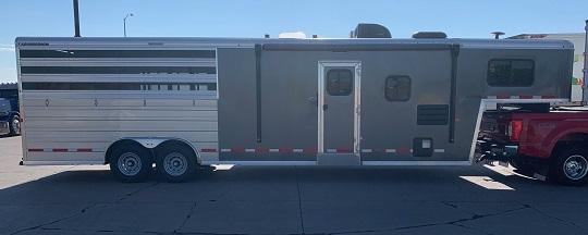2020 Logan Coach Bullseye 7310 4H Combo Horse Trailer 2020 Logan Coach Bullseye 7310 4H Combo Horse Trailer