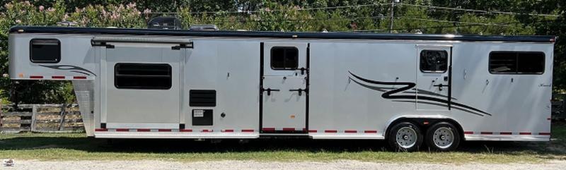 2017 Hawk Trailers 2+1 Horse Trailer 2017 Hawk Trailers 2+1 Horse Trailer
