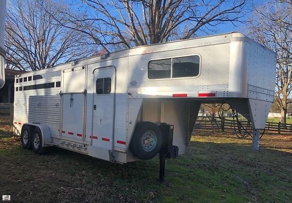 2017 EBY STOCK Horse Trailer 2017 EBY STOCK Horse Trailer