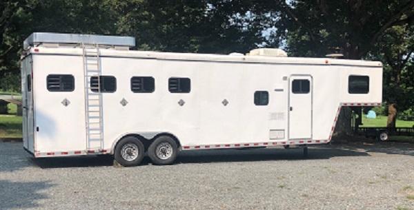 2002 Horton Trailers 4 Horse Horse Trailer 2002 Horton Trailers 4 Horse Horse Trailer