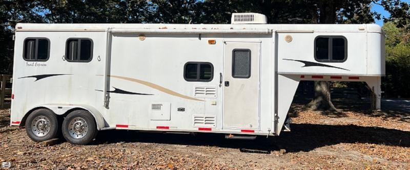 2009 Bison Trailers 2 Horse Horse Trailer 2009 Bison Trailers 2 Horse Horse Trailer