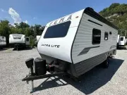 used Travel Trailers Palomino Puma Ultra Lite for sale, in Pikeville, KY Thumbnail 4