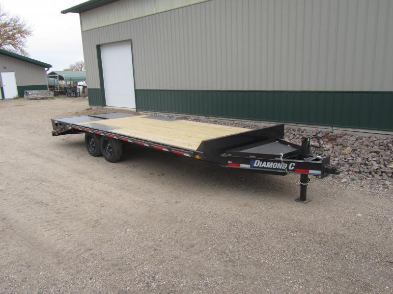 2025 22' - 18k Diamond C DEC 208 Flatbed Trailer