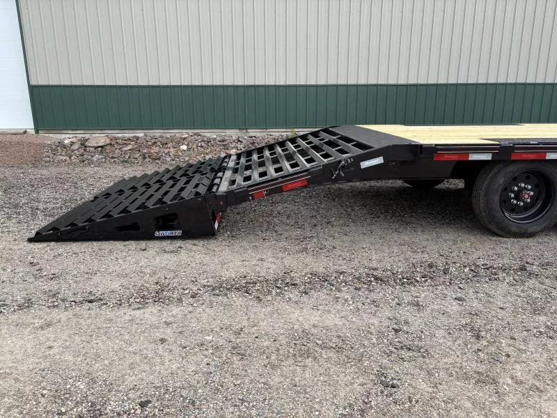 new Equipment / Flatbed Trailers Diamond C Trailers  for sale, in Renville, MN Thumbnail 4