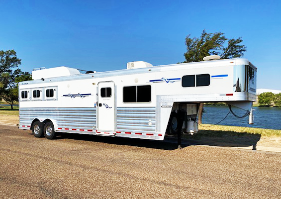 2008 Platinum 3 Horse Living Quarters Trailer 2008 Platinum 3 Horse Living Quarters Trailer