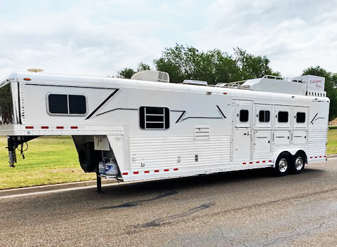 2007 C and C 4 Horse Living Quarters Trailer 2007 C and C 4 Horse Living Quarters Trailer