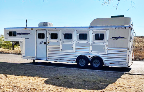 2007 Platinum 4 Horse Living Quarter Horse Trailer 2007 Platinum 4 Horse Living Quarter Horse Trailer