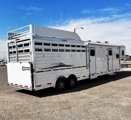 2016 Exiss Living Quarter Stock Trailer 2016 Exiss Living Quarter Stock Trailer