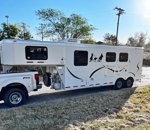2003 CM 2 Horse Living Quarters Horse Trailer 2003 CM 2 Horse Living Quarters Horse Trailer