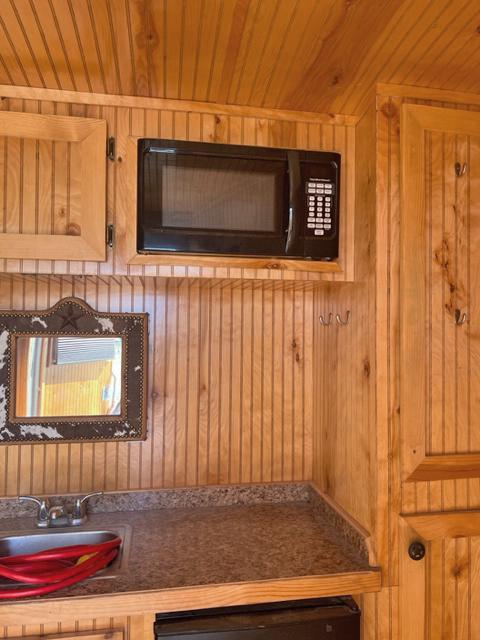 used Horse Trailers Elite Trailers  for sale, in Shallowater, TX Thumbnail 7