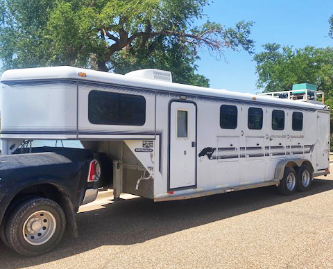 1999 S and H 4 Horse Living Quarters Trailer 1999 S and H 4 Horse Living Quarters Trailer