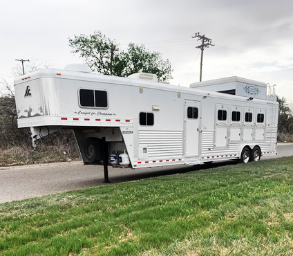 2008 Elite 4 Horse Living Quarter Horse Trailer 2008 Elite 4 Horse Living Quarter Horse Trailer