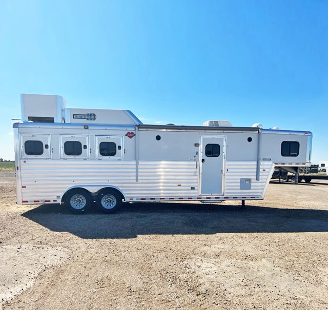 2022 Platinum 5 Horse Living Quarters Trailer Wild West Trailers, LLC