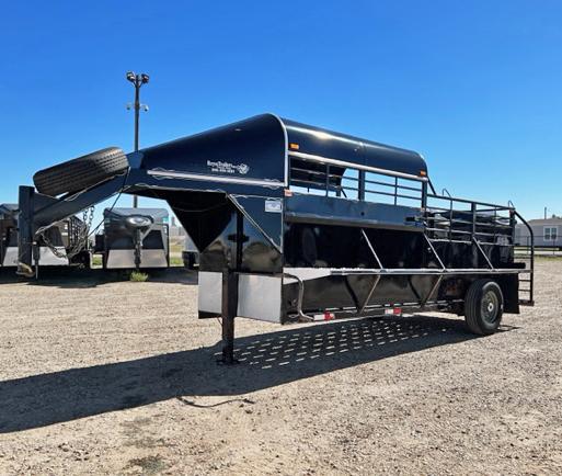 2017 Reyes Half Top 16' Stock Trailer 2017 Reyes Half Top 16' Stock Trailer