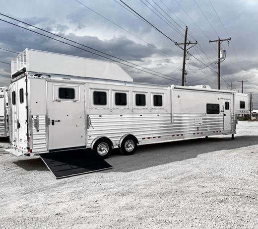 New 2023 4-Star 5 Horse P/C Load Living Quarters Trailer New 2023 4-Star 5 Horse P/C Load Living Quarters Trailer