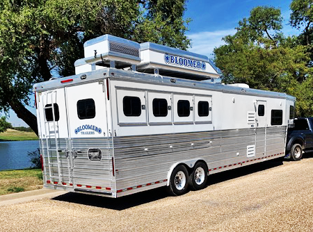 2007 Bloomer 4 Horse Living Quarters Trailer 2007 Bloomer 4 Horse Living Quarters Trailer
