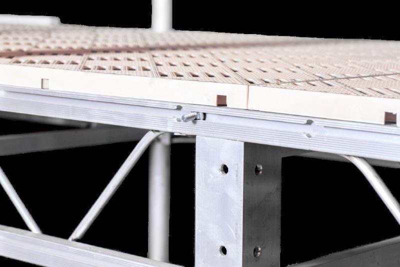 16' ALUMINUM ROLL IN DOCK W/ SUNWALK PANELS 16' ALUMINUM ROLL IN DOCK W/ SUNWALK PANELS