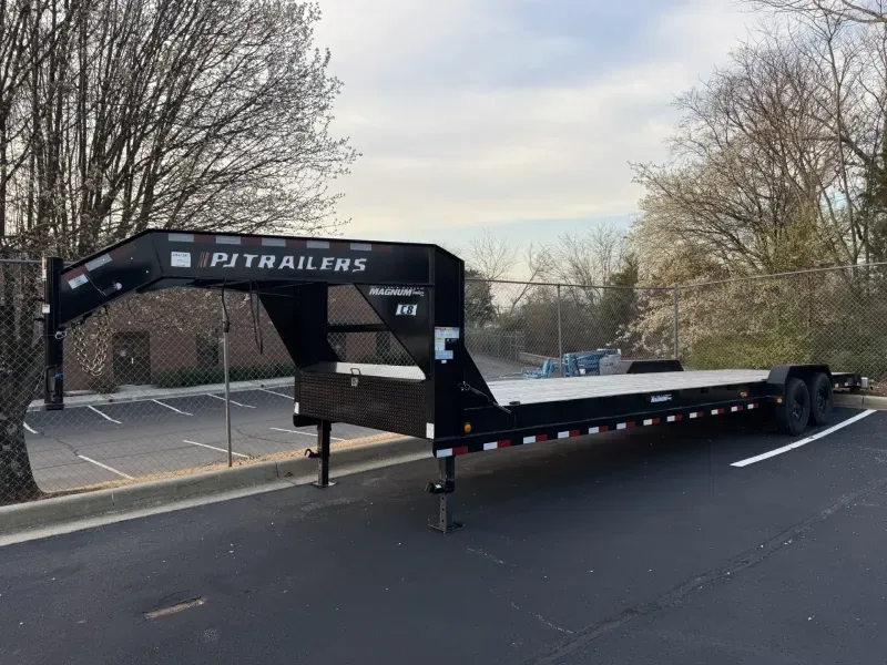 2023 PJ Trailers 32' C8 Gooseneck Carhauler