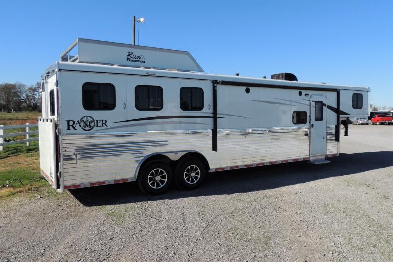 2018 Bison Ranger 8310 Slideout Horse Trailer 2018 Bison Ranger 8310 Slideout Horse Trailer