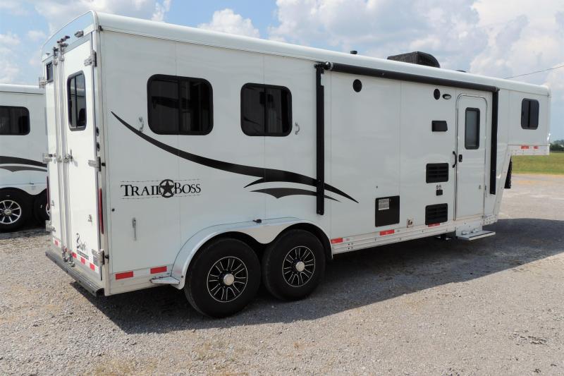 2018 Bison Trail Boss 7208 Aluminum Horse Trailer 2018 Bison Trail Boss 7208 Aluminum Horse Trailer