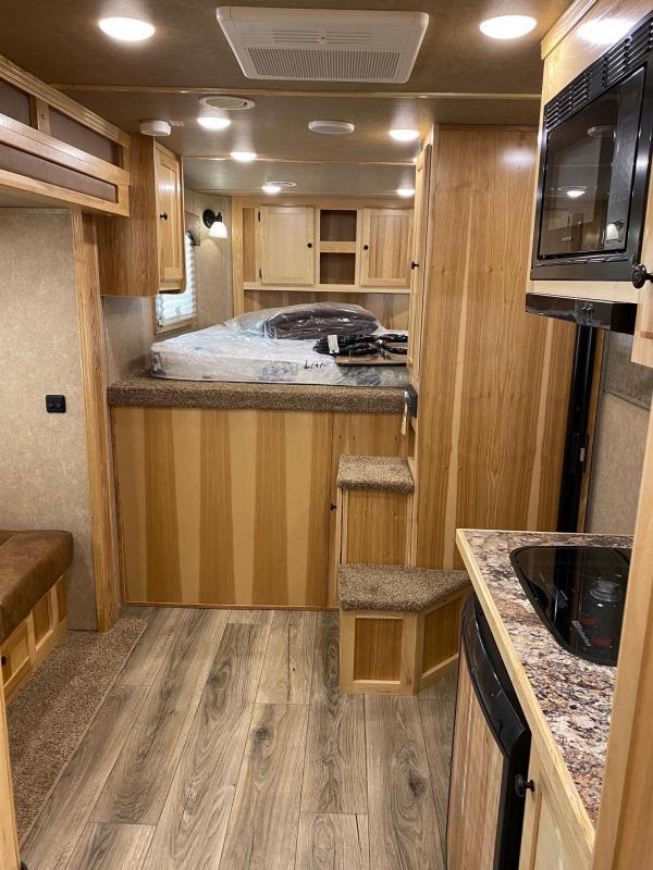 2022 Lakota Charger 409 Slideout Horse Trailer 2022 Lakota Charger 409 Slideout Horse Trailer