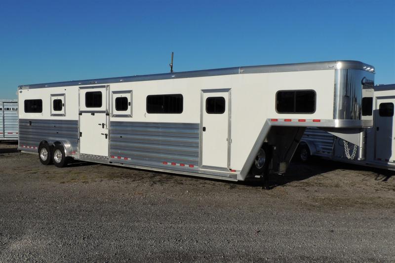 2020 Cimarron 4 Horse Head to Head 8' Tall DEMO Horse Trailer 2020 Cimarron 4 Horse Head to Head 8' Tall DEMO Horse Trailer