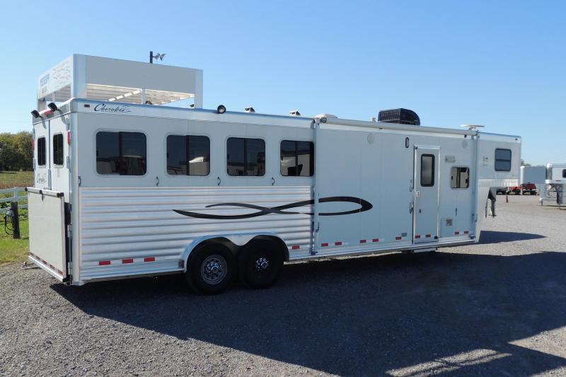 2007 Cherokee 8410 Living Quarters Horse Trailer 2007 Cherokee 8410 Living Quarters Horse Trailer