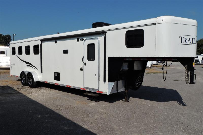 2018 Bison Trail Hand 7410 Horse Trailer 2018 Bison Trail Hand 7410 Horse Trailer